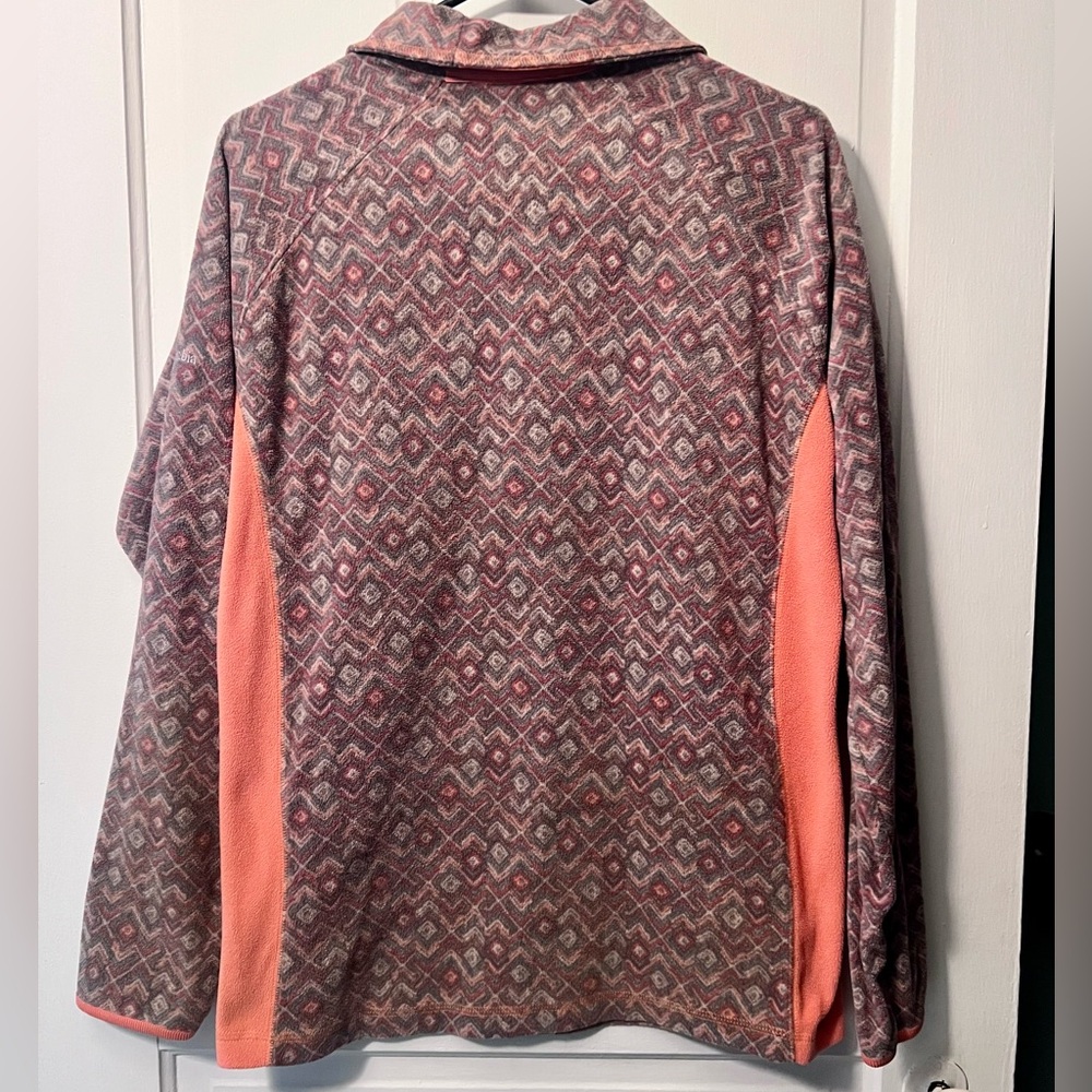 Fun Patterned Columbia Fleece! - Picture 2 of 3